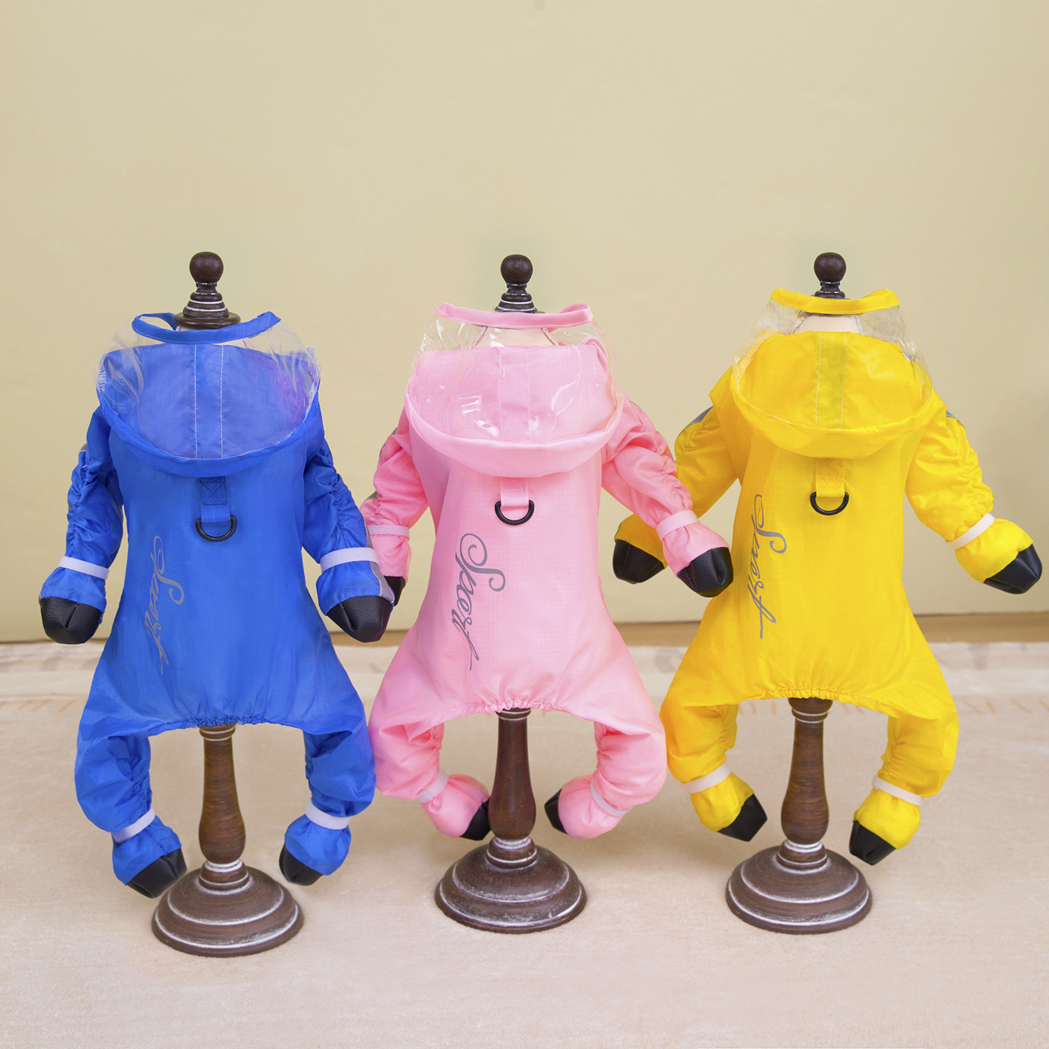 Ruis Petwear Launches 2025 Spring/Summer Rainwear Collection – Where Playful Design Meets Weatherproof Innovation